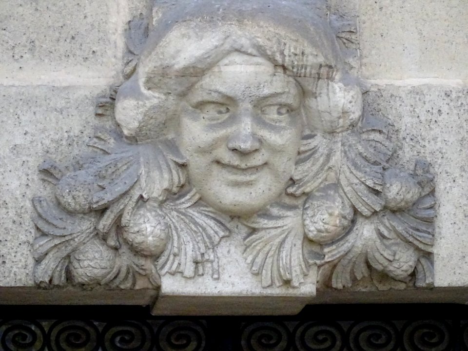 Détail de la façade de l'immeuble, au 112bis rue Mario Nik… 