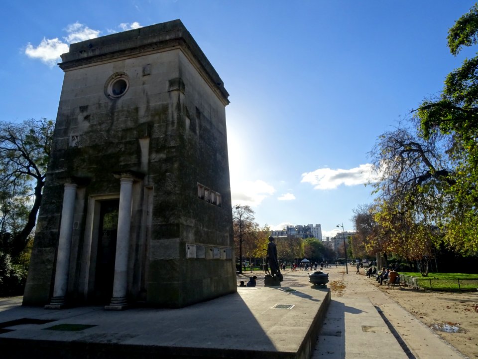Monument des Droits de l'Homme, dans les jardins du Champ … 