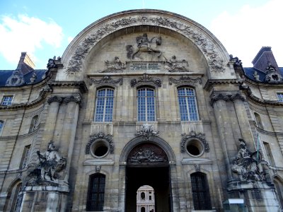 Entrée de l'Hôtel-des-Invalides, statue de Ludovicus Magnu… 