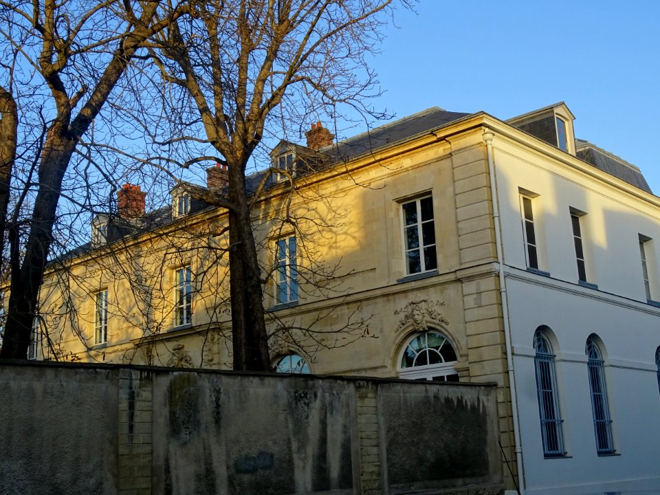 Musée Paul Belmondo, créé dans le château Buchillot, 14 ru… 
