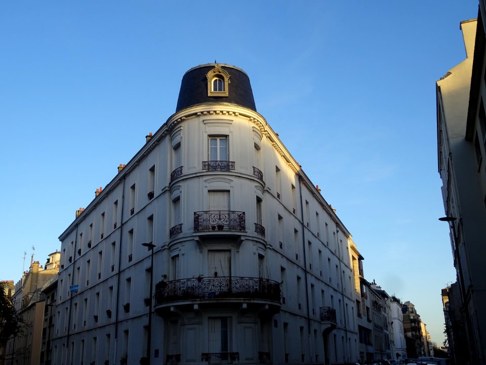 Immeuble à l'angle de la rue des Tilleuls, Boulogne, Hauts… 