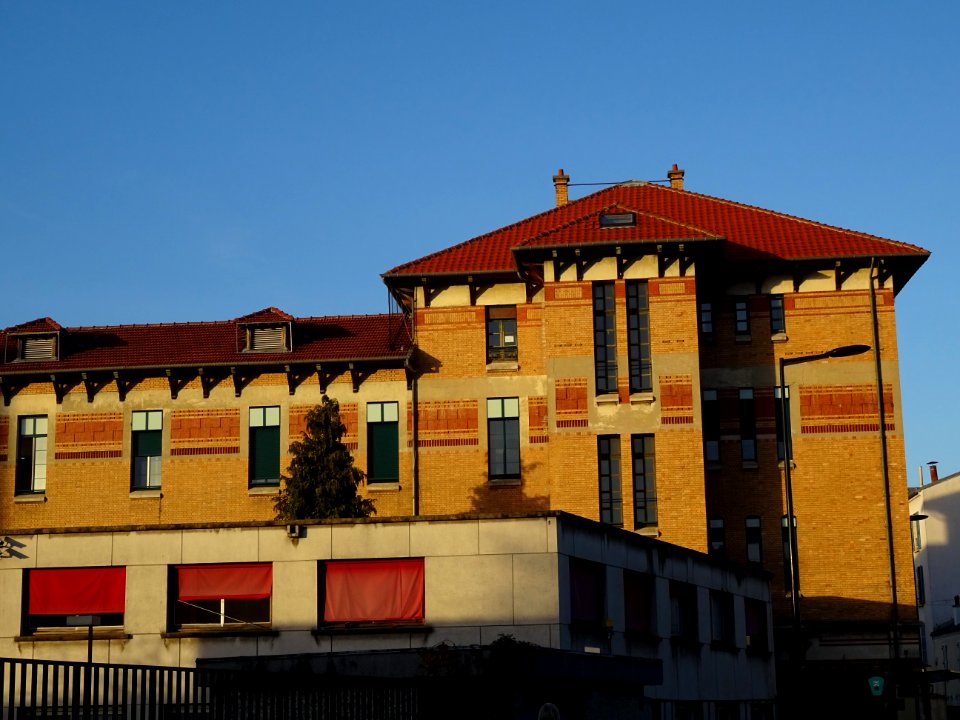 Immeuble au 47 rue Saint-Denis, Boulogne, Hauts-de-Seine 
