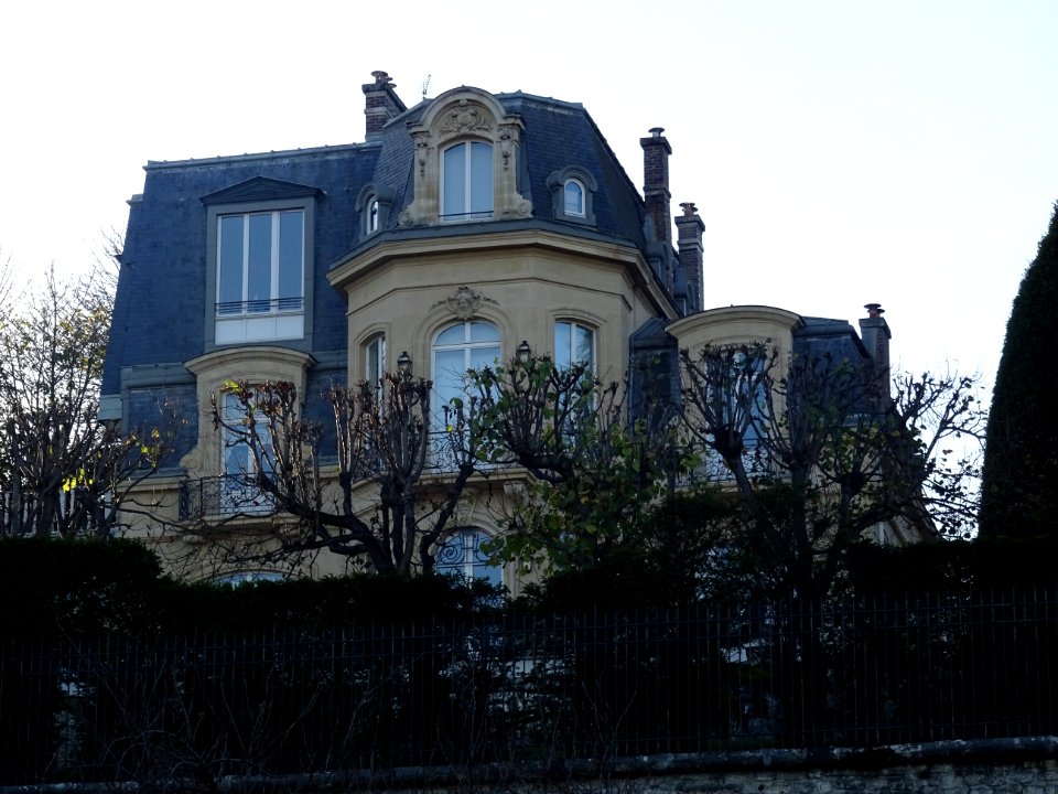 Belle demeure, au-dessus de la rue Anatole Hébert, Saint-C… 