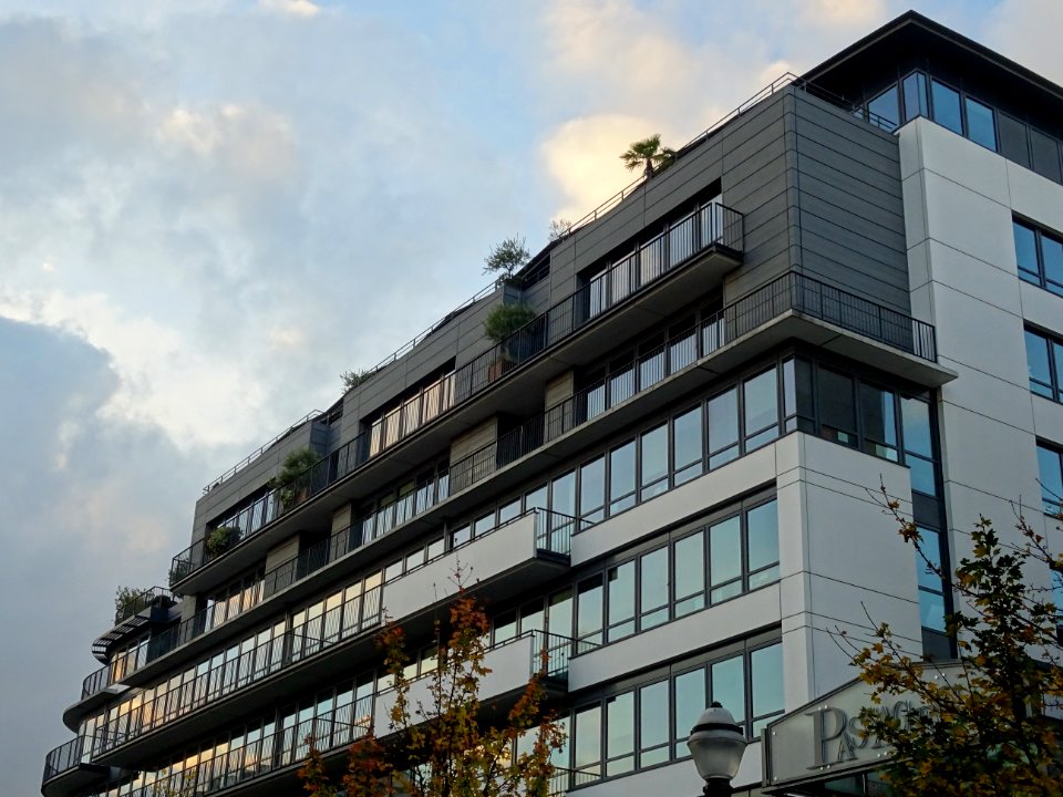 Immeuble Antares dans le quartier du centre commercial … | Flickr