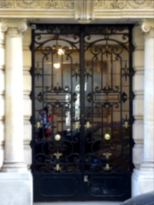 Porte, 4 rue Denis Poisson, 17e arr., Paris photo