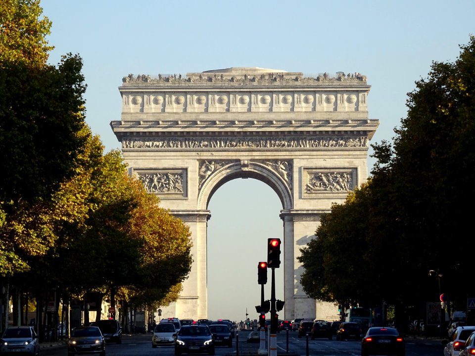 Arc de Triomphe, depuis l'Avenue de la Grande Armée, 17e a… 