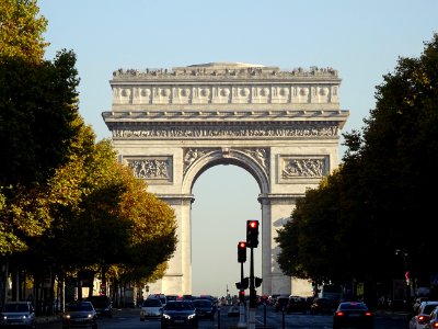 Arc de Triomphe, depuis l'Avenue de la Grande Armée, 17e a… 