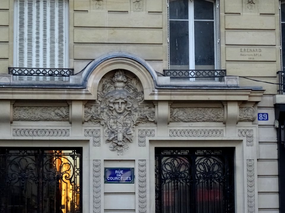Sculpture au 89 rue de Courcelles, 17e arr., Paris 