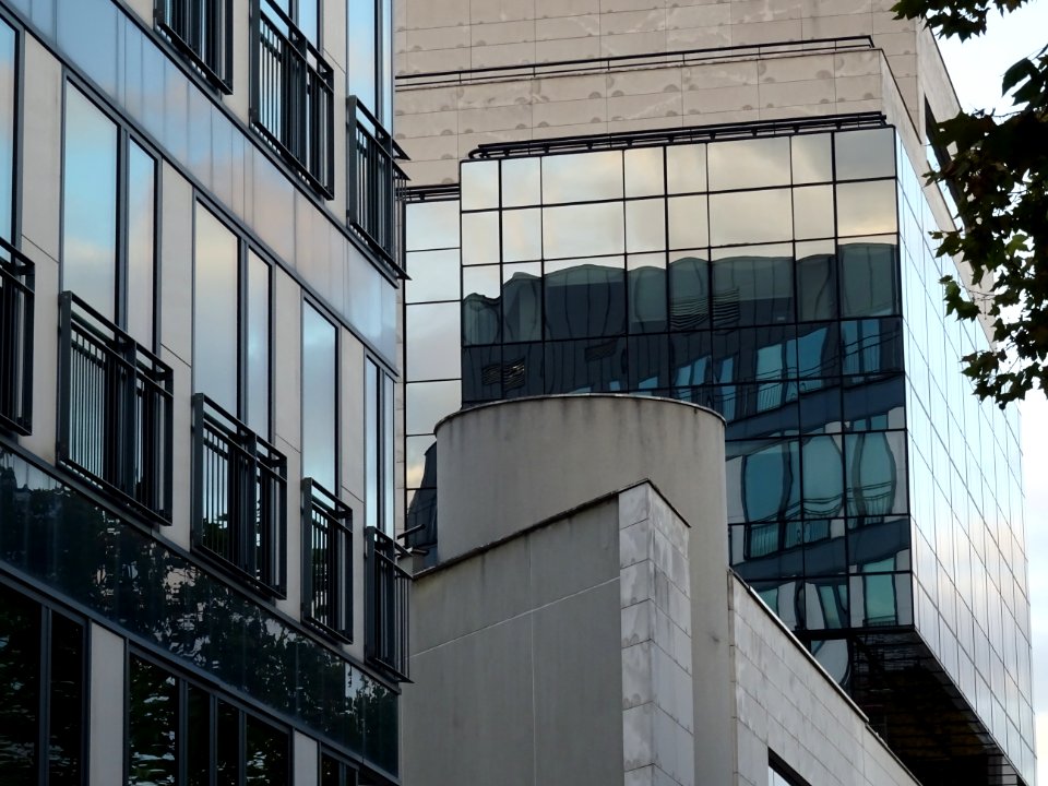 Réflexions, immeuble, au 52 avenue André Morizet, Boulogne… 