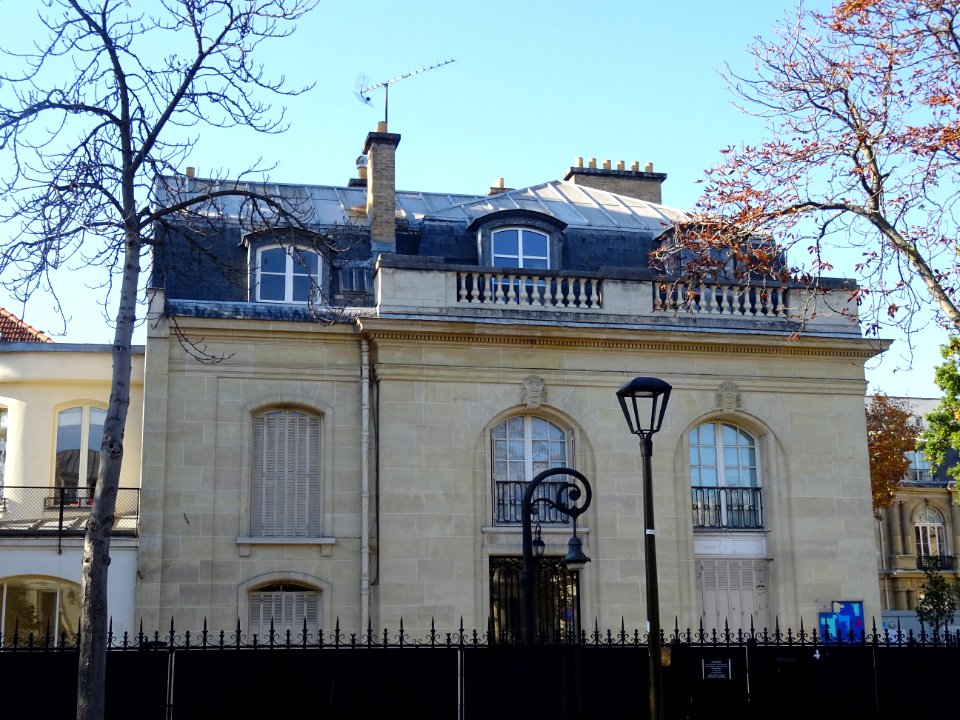 Ecole et collège Dupanloup, au 4 avenue Robert Schuman, Bo… 