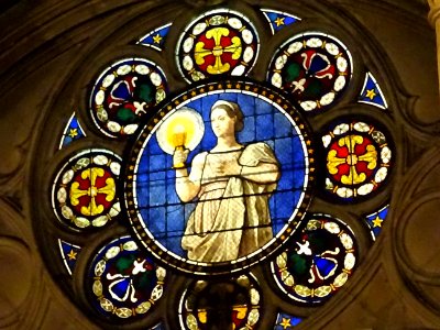 Vitrail, église Notre-Dame-de-Compassion de Paris, place d… 