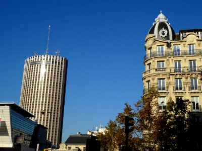 Hôtel Hyatt Regency et immeuble à l'angle de l'Avenue de l… 