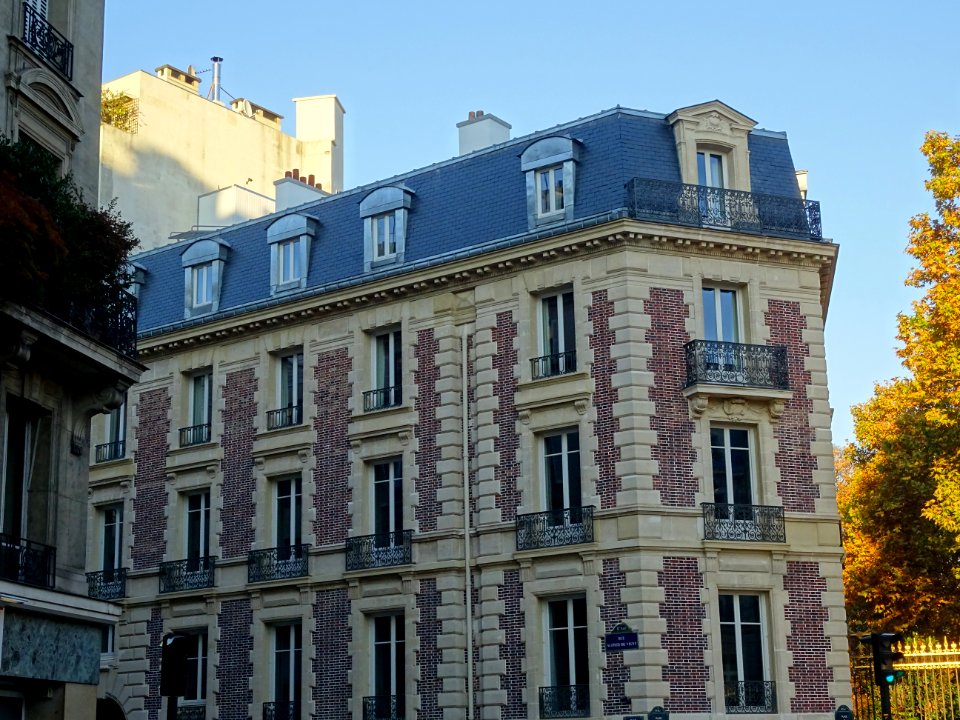 Immeuble à l'angle de la rue Alfred de Vigny, 8e arr., Par… 