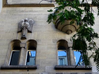 Sculpture d'un ange sur la façade latérale de l'église Sai… 