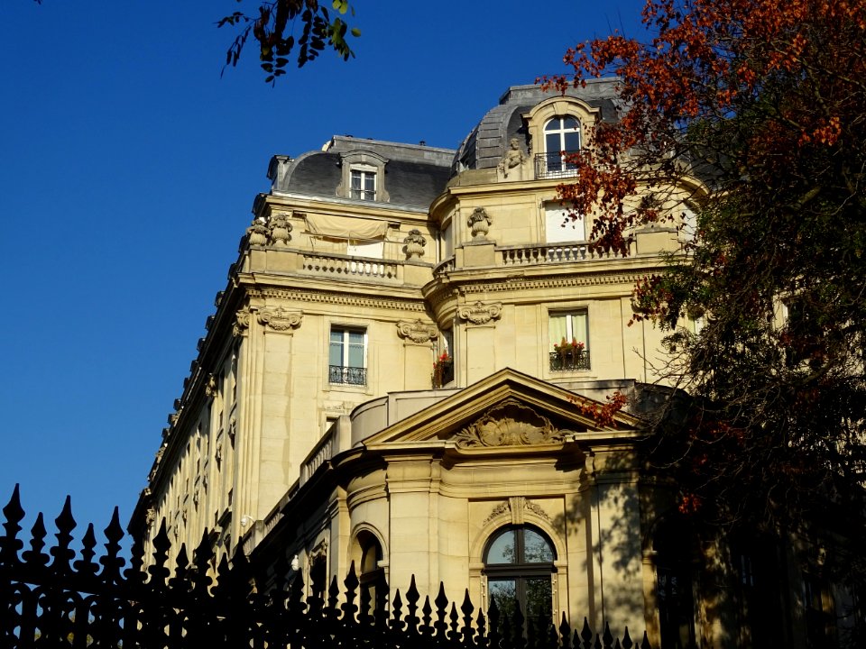 Immeuble à l'angle de l'avenue Foch et du 85 boulevard de … 