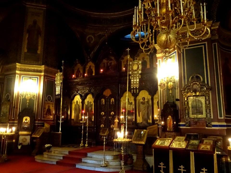 Intérieur de la cathédrale Saint-Alexandre-Nevsky, rue Dar… 