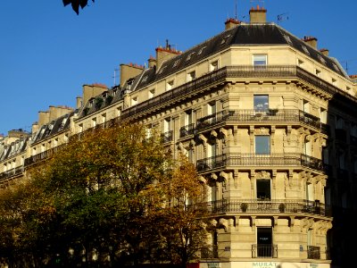 Immeuble à l'angle de l'Avenue de Wagram et de la rue de B… 