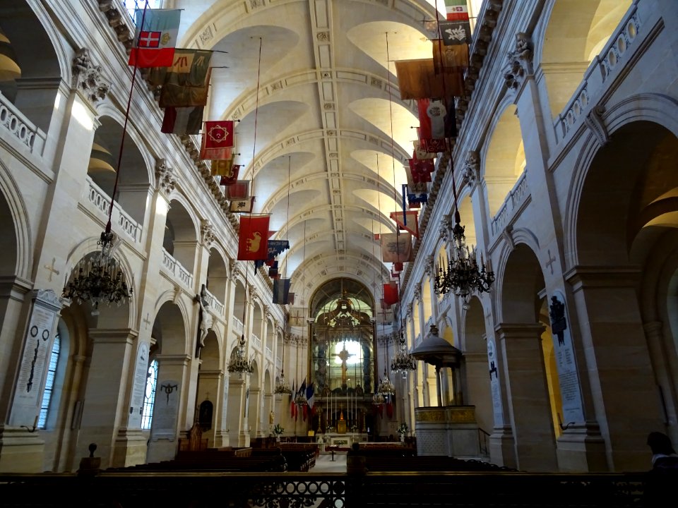Nef de la cathédrale Saint-Louis-des-Invalides, Hôtel-des-… 