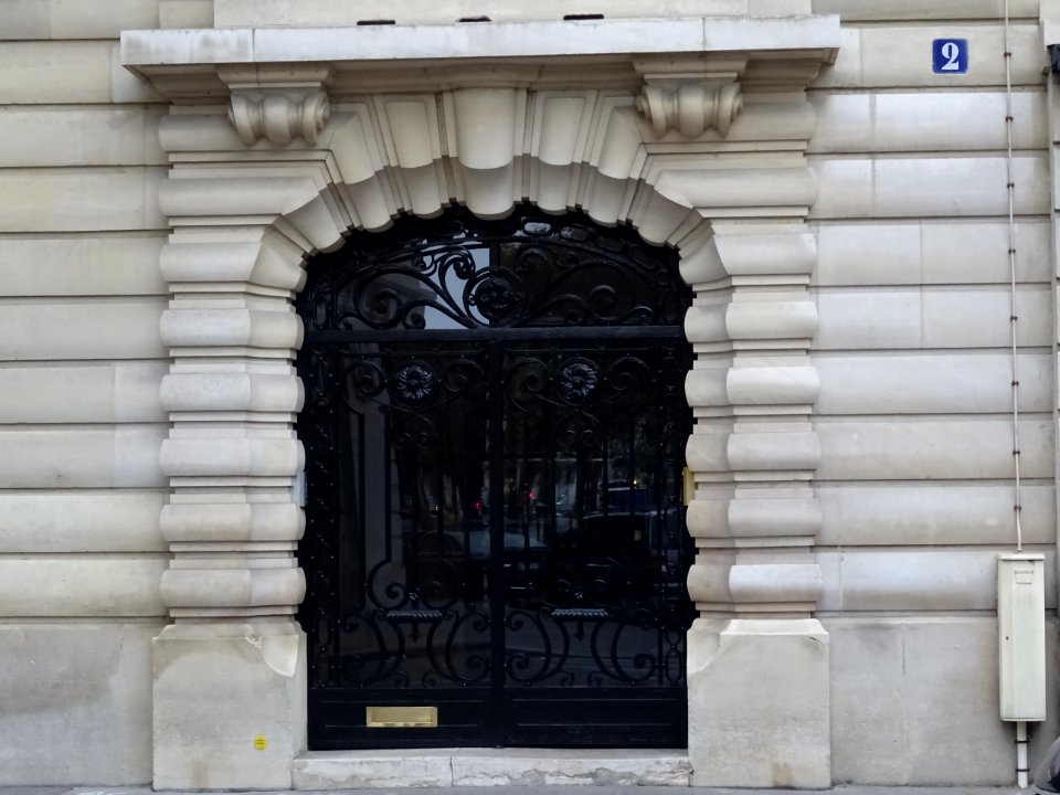Porte de l'immeuble, 2 rue Rosa Bonheur, 15e arr., Paris 
