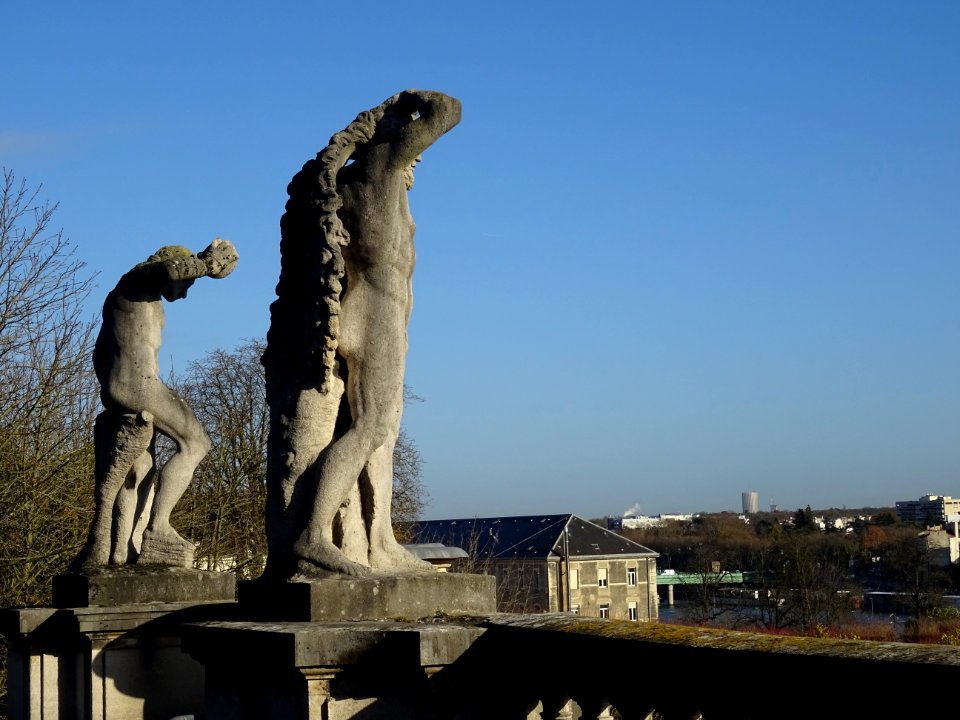 Statues, au sommet de la Grande Cascade, Parc de Saint-Clo… 