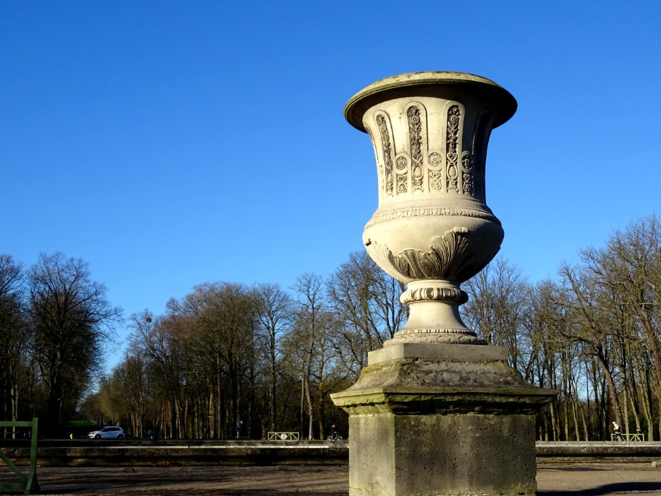 Vase à fleurons par Adolphe Galli, Parc de Saint-Cloud, Sa… 