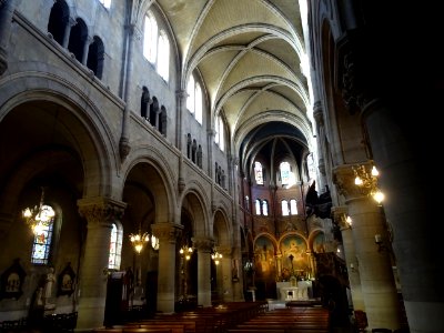 Nef, église Saint-Clodoald, Saint-Cloud, Hauts-de-Seine 