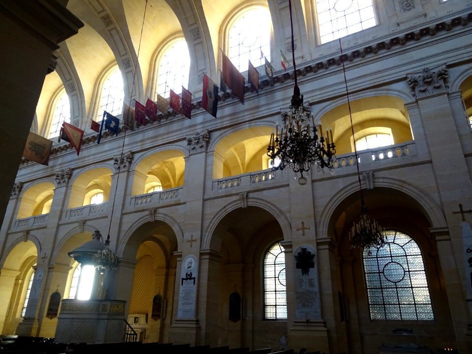 Nef de la cathédrale Saint-Louis-des-Invalides, Hôtel-des-… 