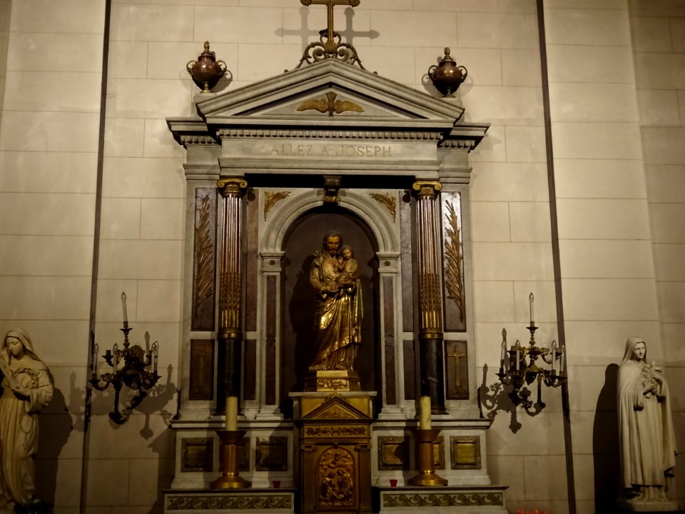 Intérieur de l'église Saint-Pierre-du-Gros-Caillou, 92 rue… 