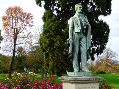Statue de Francisco de Paula Santander, Organisateur des i… 