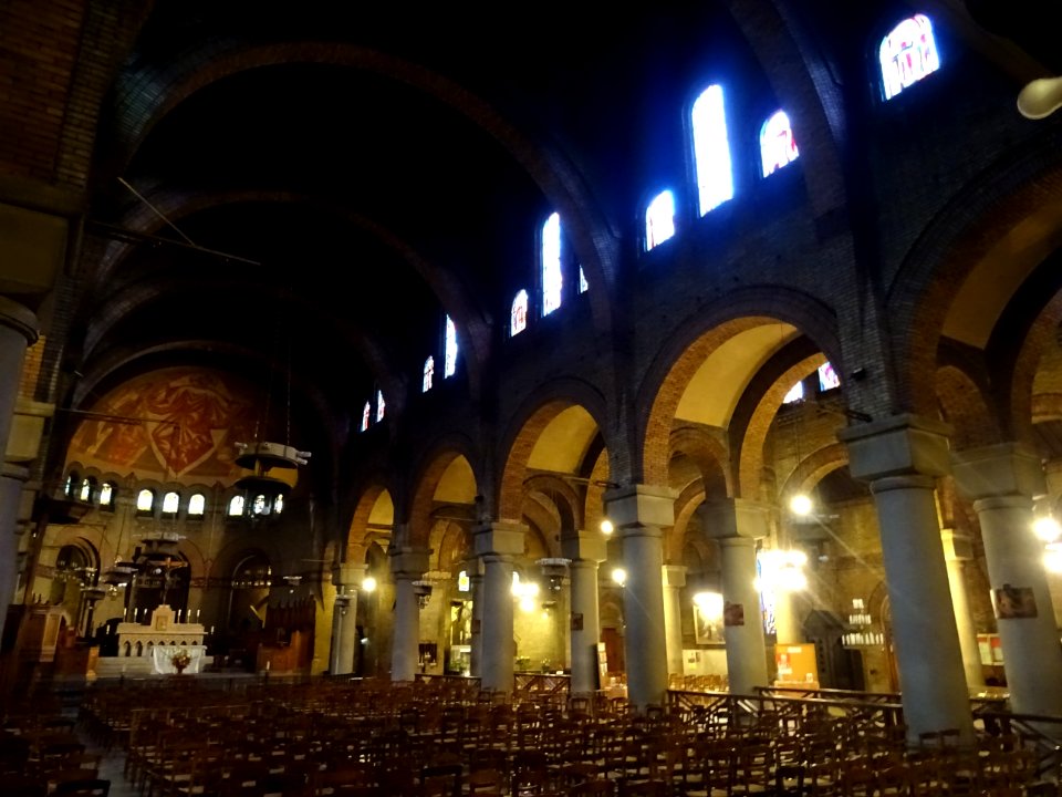 Nef, église Saint-Michel des Batignolles, place Saint-Jean… 