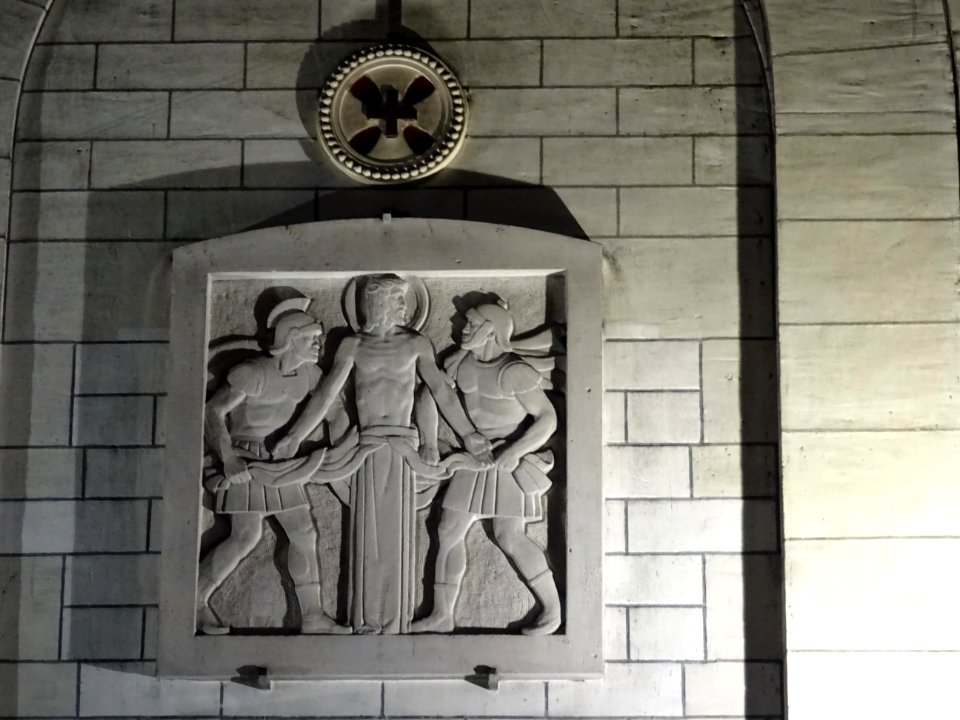 Bas-relief, église Saint-Charles de Montceau, 22 bis rue L… 