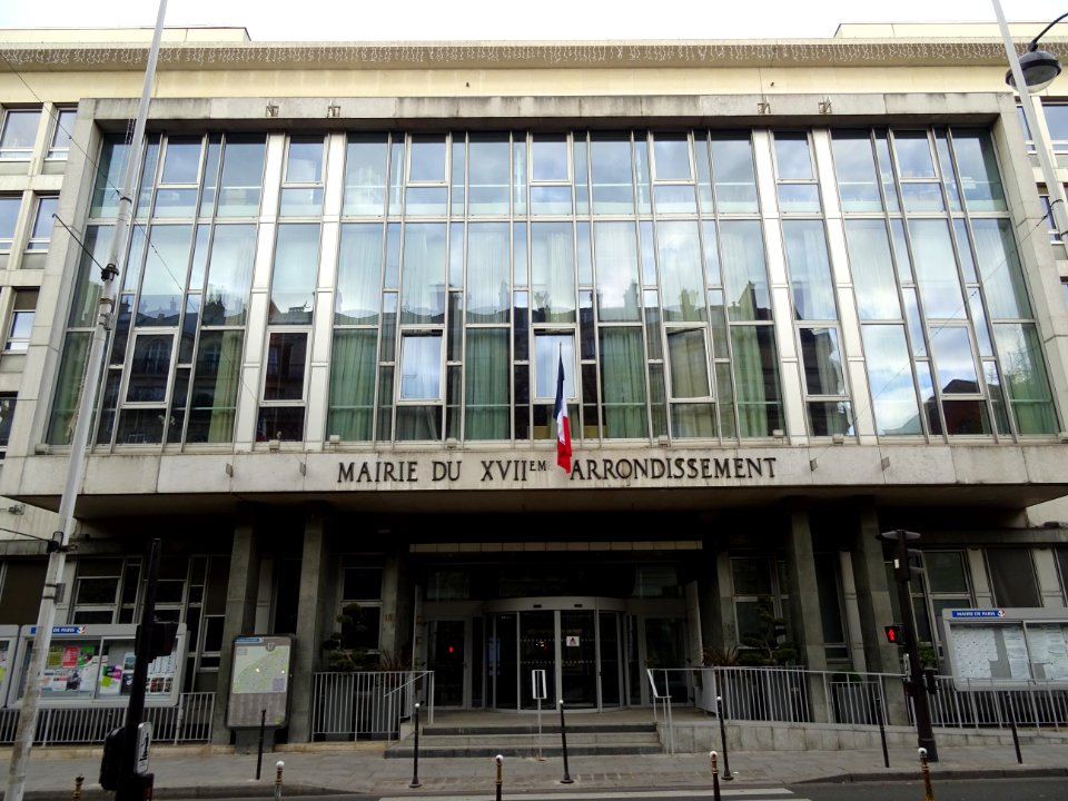 Mairie du 17e arrondissement de Paris, 16-20 rue des Batig… 