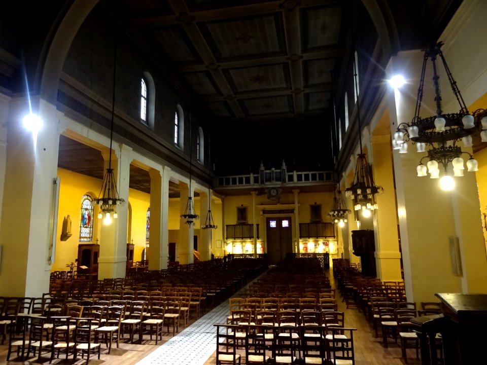 Nef, église Sainte-Marie des Batignolles, Place du Docteur… 