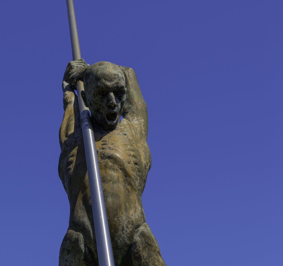Grand arc-boutant sculptor nicholas lavarenne blue sky