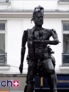 Le Centaure, bronze de 5 m de haut du sculpteur César, p… 