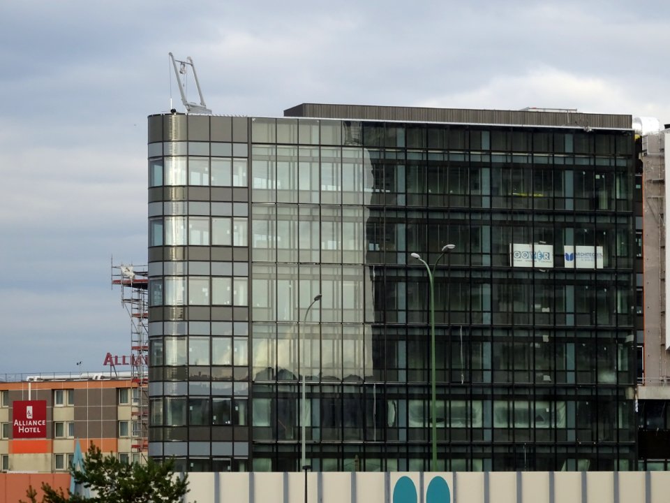 Immeuble de verre, près du stade Max-Rousié, 28 rue André … 
