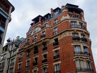Immeuble à l'angle de l'avenue de St Ouen, 17e arr., Paris… 