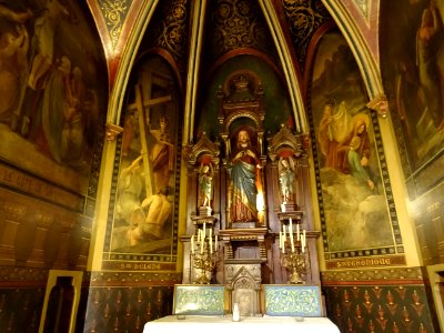 Autel et fresques, église nouvelle Saint François de Sales… 