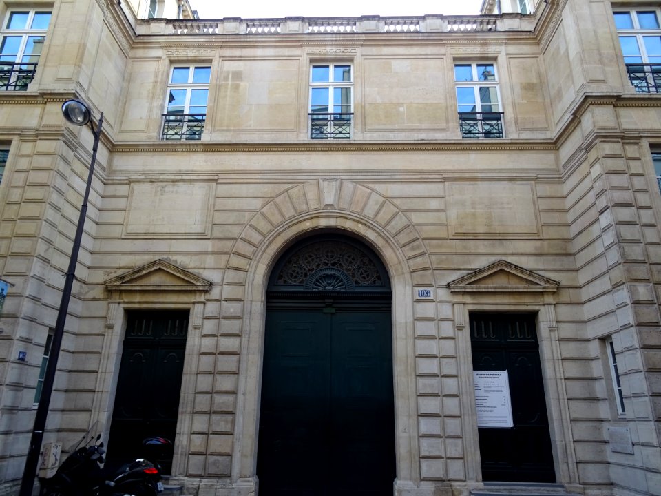 Ministère des Postes et Télégraphes jusqu'en 1960, actuell… 