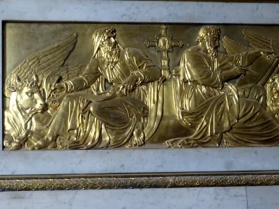 Bas-relief dans la cathédrale Saint-Louis-des-Invalides, H… 