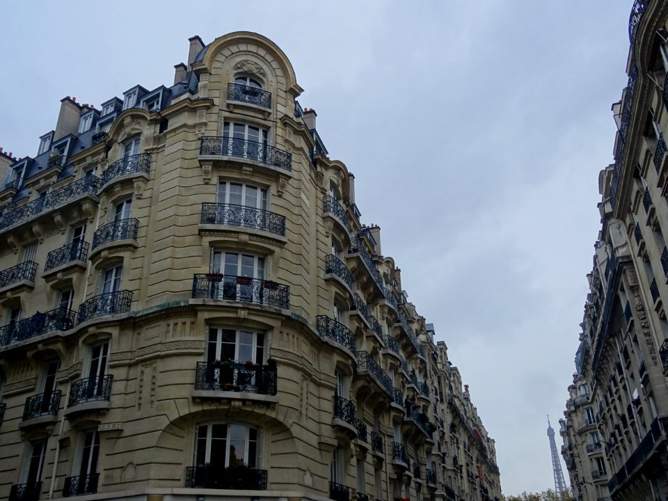 Immeuble à l'angle de la rue de Pérignon et de la rue José… 