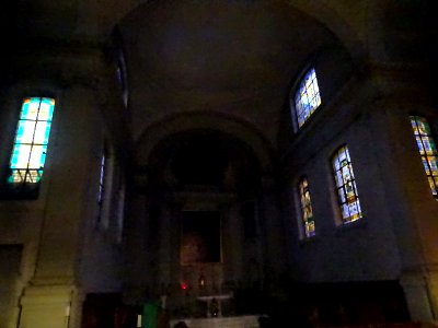 Intérieur (dans le noir, sans flash) de la chapelle de l'É… 