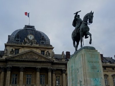 Statue équestre de Joffre et Ecole Militaire, Place Joffre… 