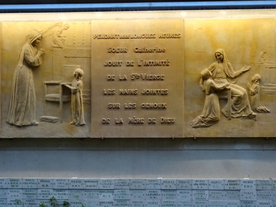 Bas-relief, Catherine Labouré, Chapelle Notre-Dame-de-la-M… 