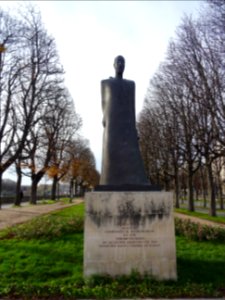 Statue En hommage à Komitas, compositeur, musicologue et … | Flickr