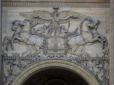Détail de la façade, Colonnade du Louvre, rue de l'Amiral … 