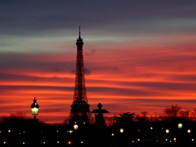 A l'heure du coucher de soleil sur la Tour Eiffel, vue dep… 