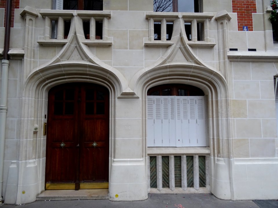 Porte de l'immeuble, 4 rue Mario Nikis, 15e arr., Paris 