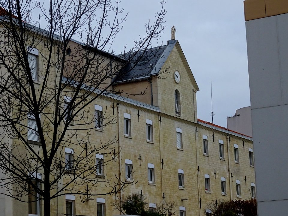 Centre Saint Jean de Dieu, vu depuis la rue de Javel, 15e … 