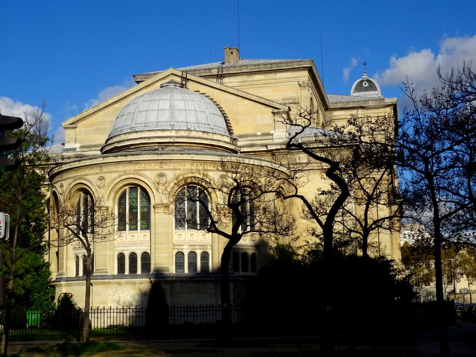 Eglise Saint-François-Xavier, place du Président-Mithouard… 